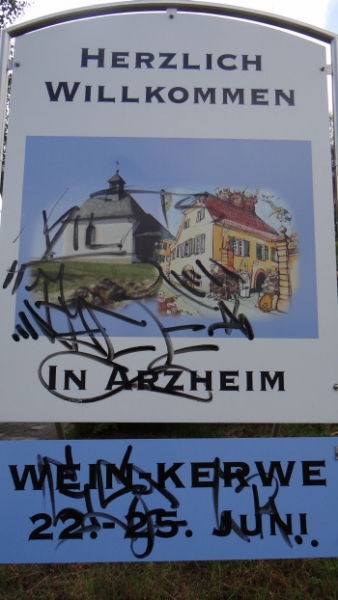 img-131972-SB Hinweisschild Arzheim.jpg